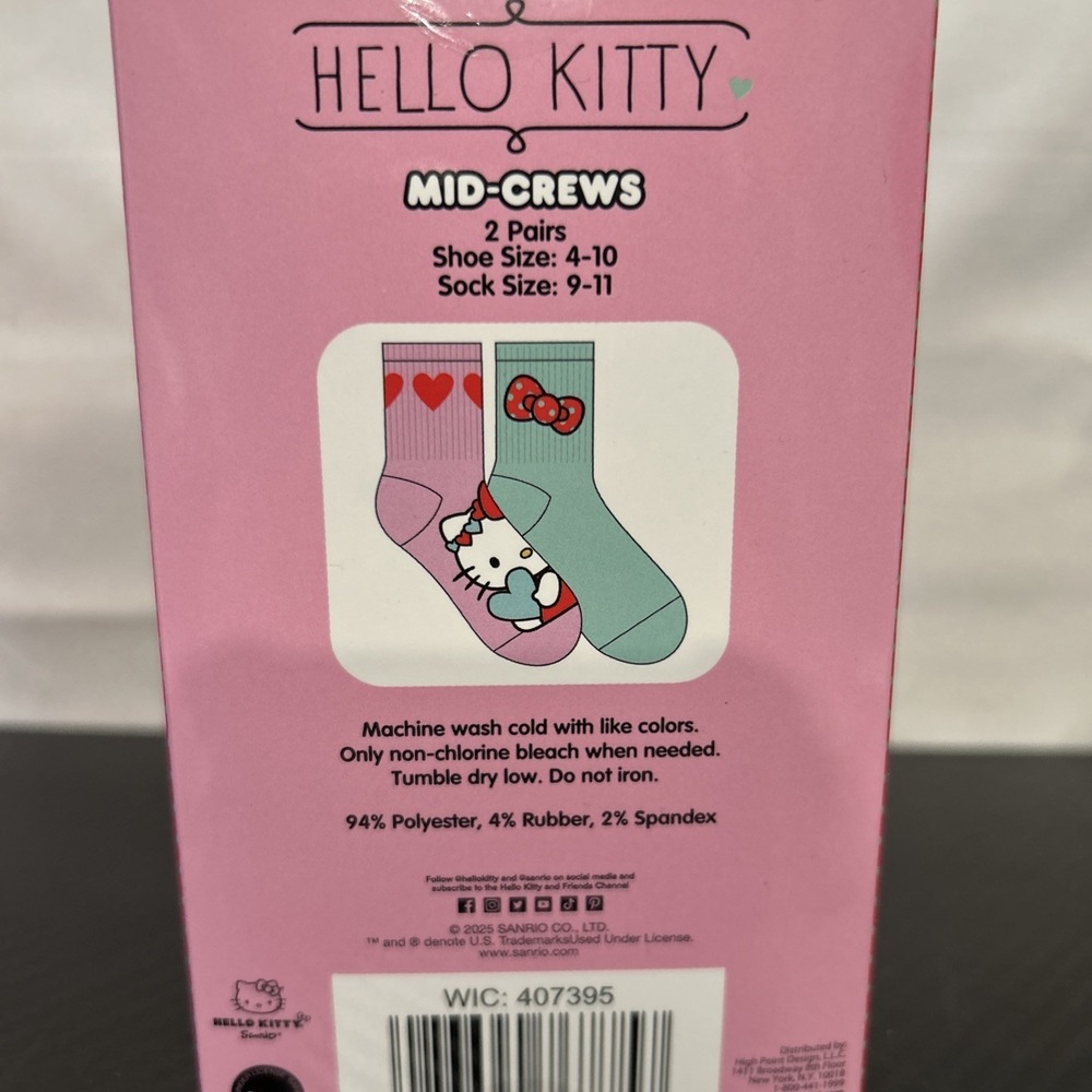 NEW‎ Hello Kitty Valentine Mid-Crew Socks Gift Set 2 Pair Women 9-11